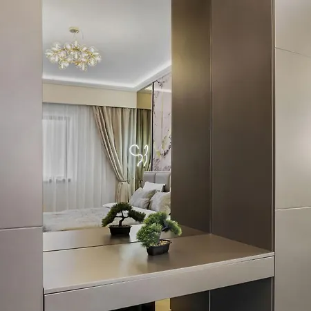 Central Two Rooms Apartment The Paradise Of Lights Bucarest Esterno foto
